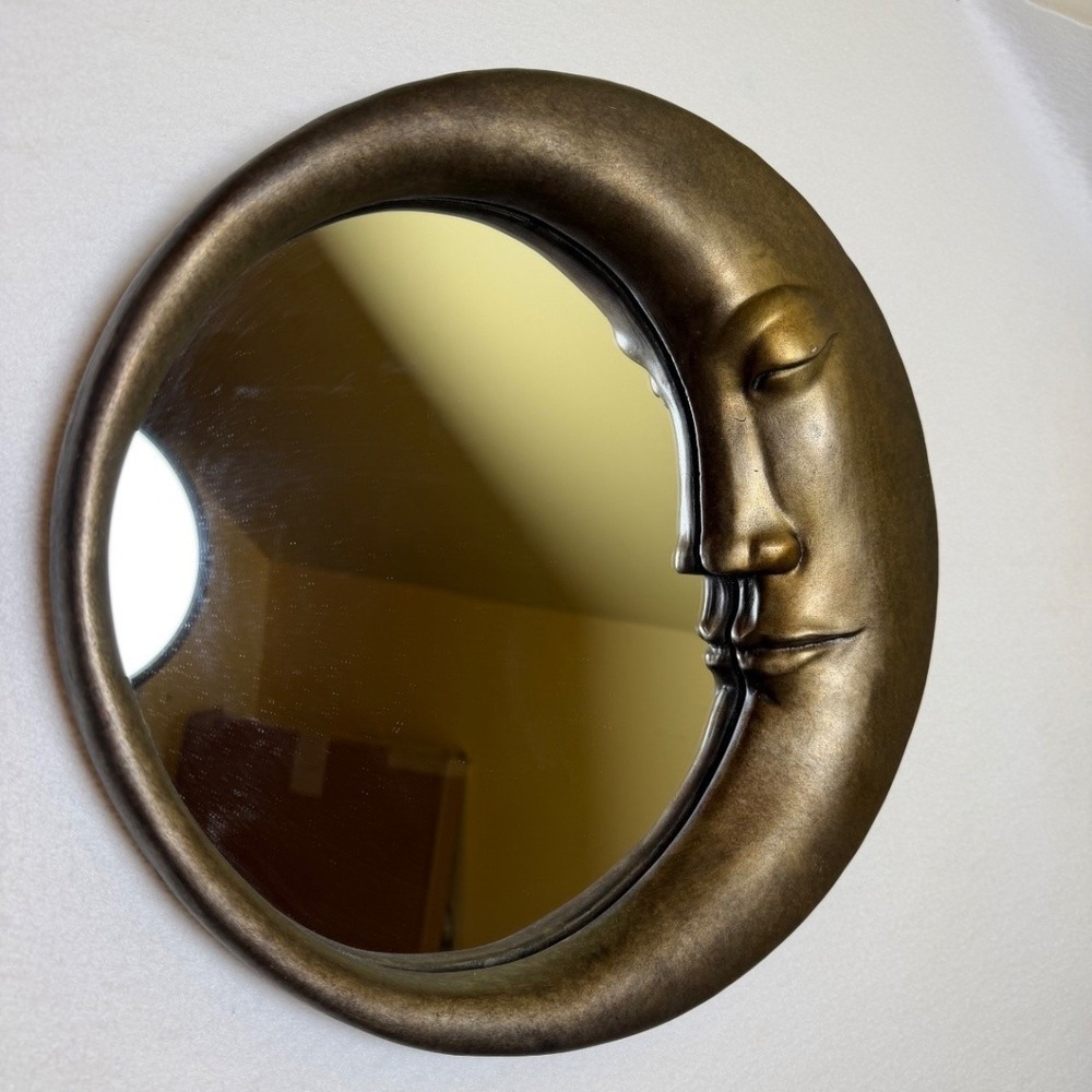 Vintage Celestial Gold Round Man in the Moon Face Accent Wall Mirror - Picture 2 of 8
